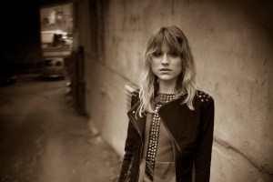 9_chloe_looks1-SEPIA