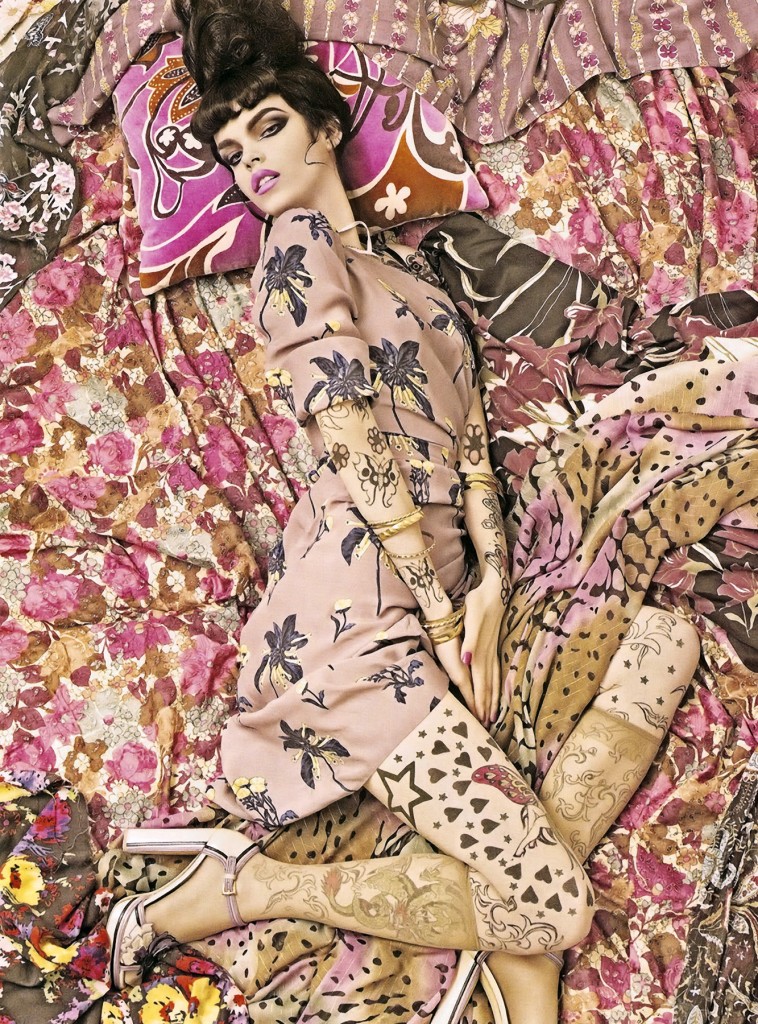 16_65264_vogue_patterns-vogue_italia_dec_2007-steven_meisel-nv03_122_1057lo-758x1024