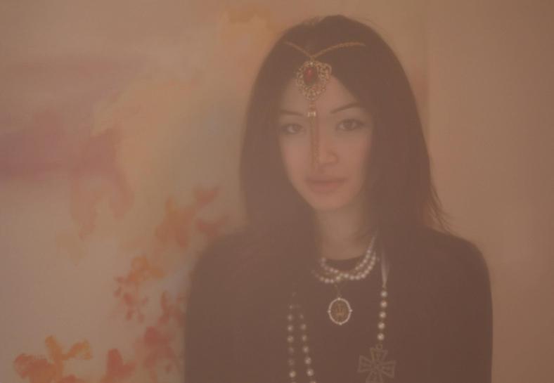 1_Velvet dress and collar necklace by Iulia Agnew 2