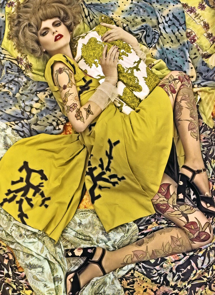 3_65788_vogue_patterns-vogue_italia_dec_2007-steven_meisel-nv12_122_31lo-746x1024