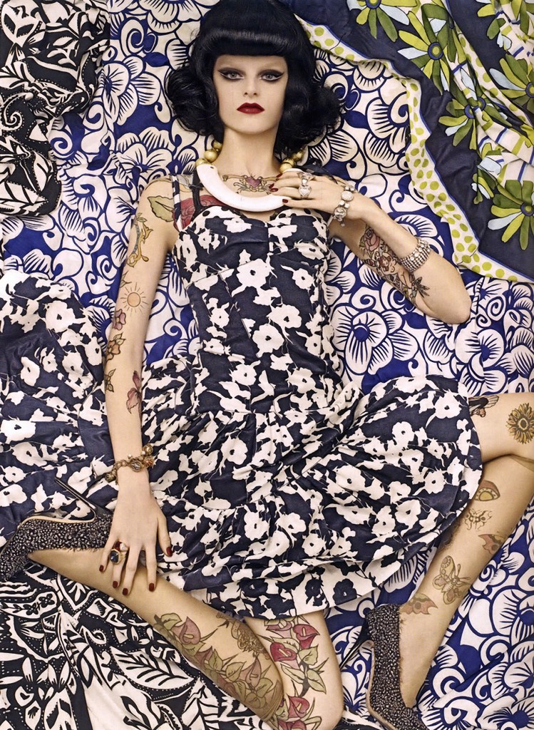 4_65797_vogue_patterns-vogue_italia_dec_2007-steven_meisel-nv13_122_389lo-749x1024