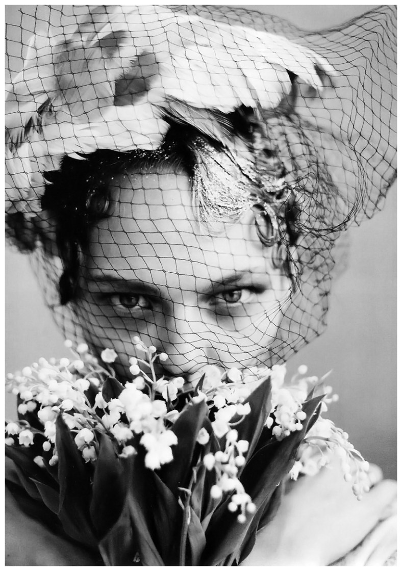 1_photo-arthur-elgort-sasha-pivovarova-vogue-us-june-2009-the-wedding-party