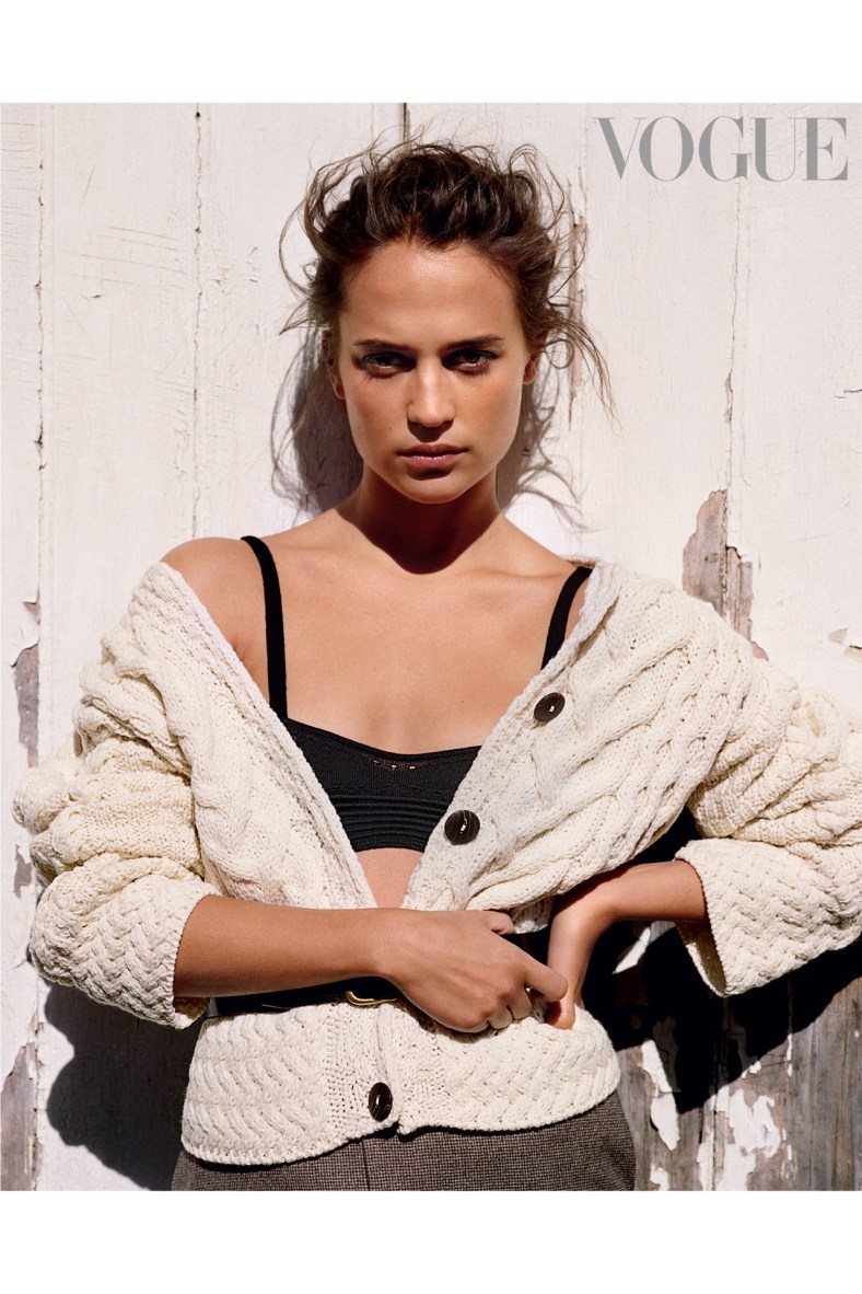 9_Alicia-Vikander-for-online-vogue-30june16_B